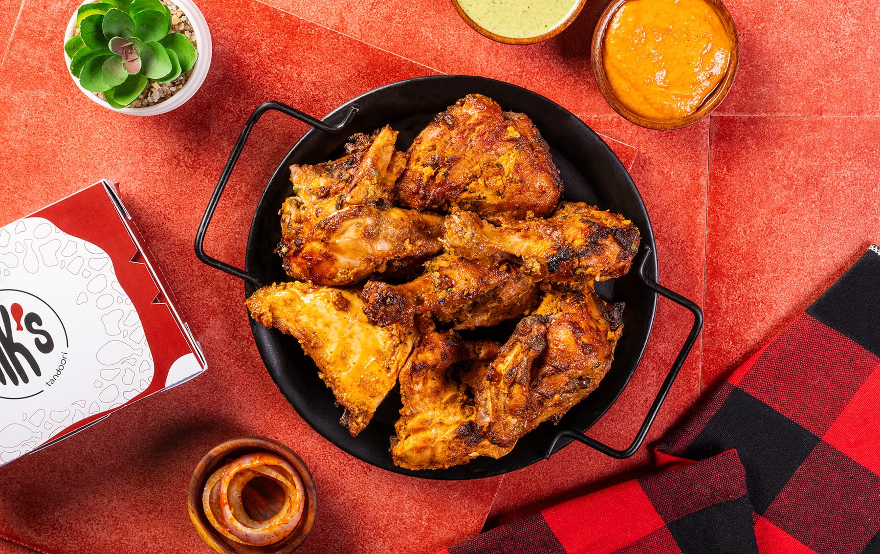 Classic tandoori chicken, 8 pieces, fresh from the clay tandoor